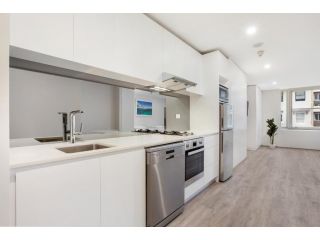 Bondi Beach Studio King Suite 2 Apartment, Sydney - 3