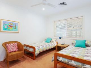 Bonito', 26 Bonito Street - pet friendly housewith aircon Guest house, Corlette - 3
