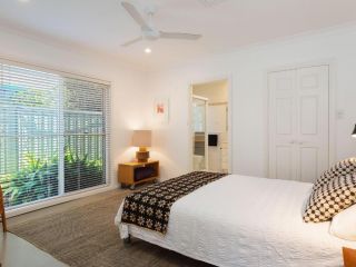 Bonito', 26 Bonito Street - pet friendly housewith aircon Guest house, Corlette - 1