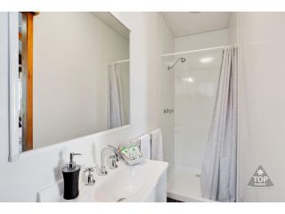 Boomerang Way Tourist Park Accomodation, Tocumwal - 3