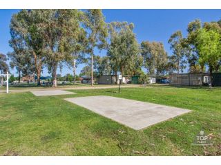 Boomerang Way Tourist Park Accomodation, Tocumwal - 5