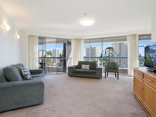 Border Terrace Unit 13 - Large apartment walk to beaches and clubs Apartment, Tweed Heads - 4