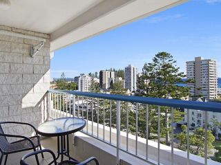Border Terrace Unit 13 - Large apartment walk to beaches and clubs Apartment, Tweed Heads - 1