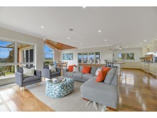 Borenore Retreat Huge Family Home Amazing Views Guest house, Borenore - 1