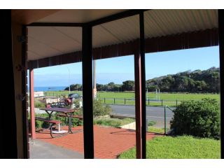 Bott's Beach Retreat Guest house, Maslin Beach - 4