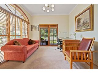 Elegant Home with Pool, Spacious Yard, Pool Table Guest house, New South Wales - 1