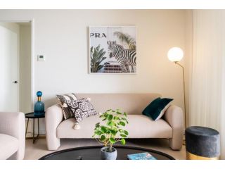 Boutique 2BR Apartment 100m to the Beach with Pool Apartment, Gold Coast - 5