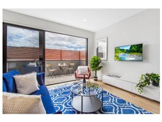 Boutique apartment in quiet, sought-after suburb Apartment, Carnegie - 2