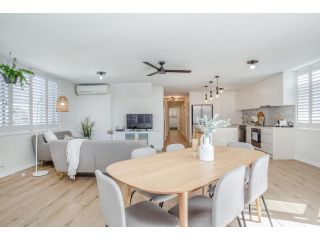 BOUTIQUE BEACH PAD / SURFERS PARADISE Apartment, Gold Coast - 4