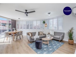 BOUTIQUE BEACH PAD / SURFERS PARADISE Apartment, Gold Coast - 2