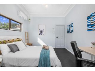 Boutique Private Rm 7-Min Walk to Sydney Domestic Airport1 - SHAREHOUSE Guest house, Sydney - 1