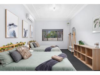 Boutique Private Rm 7-Min Walk to Sydney Domestic Airport2 - SHAREHOUSE Guest house, Sydney - 1