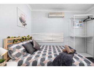 Boutique Private Rm 7 Min Walk to Sydney Domestic Airporta - SHAREHOUSE Guest house, Sydney - 1