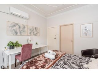 Boutique Private Suite 7 Min Walk to Sydney Domestic Airport - SHAREHOUSE 109R1 Guest house, Sydney - 3