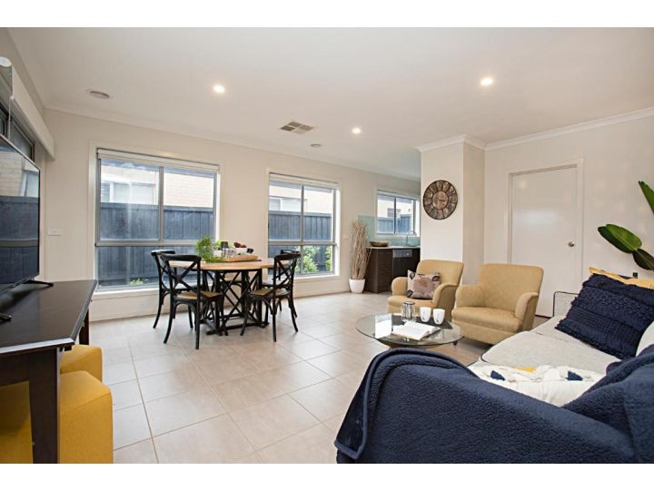 BOUTIQUE STAYS - Gumflower Guest house, Werribee - imaginea 2