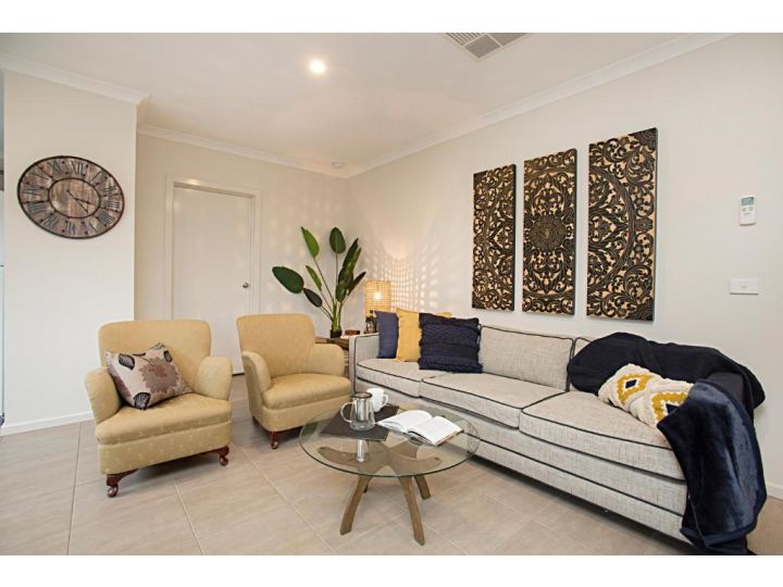 BOUTIQUE STAYS - Gumflower Guest house, Werribee - imaginea 3