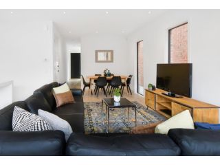 BOUTIQUE STAYS - Murrumbeena Place 1 Guest house, Carnegie - 4