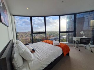 Box Hill Center 2BR1BA view Balcony Wifi Parking Apartment, Victoria - 2