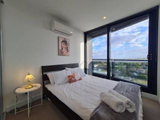 Box Hill Center 2BR1BA view Balcony Wifi Parking Apartment, Victoria - 4