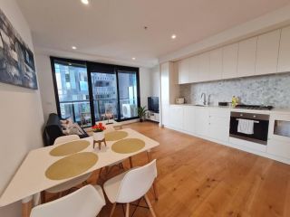 Box Hill Center 2BR1BA view Balcony Wifi Parking Apartment, Victoria - 3