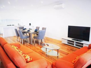 Boxhill 3Bed 3 Bath free 2 parking Guest house, Box Hill - 2