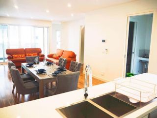 Boxhill 3Bed 3 Bath free 2 parking Guest house, Box Hill - 1