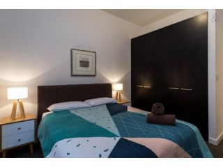Bradman Modern Style a Walk to MCG, Swan St, CBD Bed and breakfast, Melbourne - 4