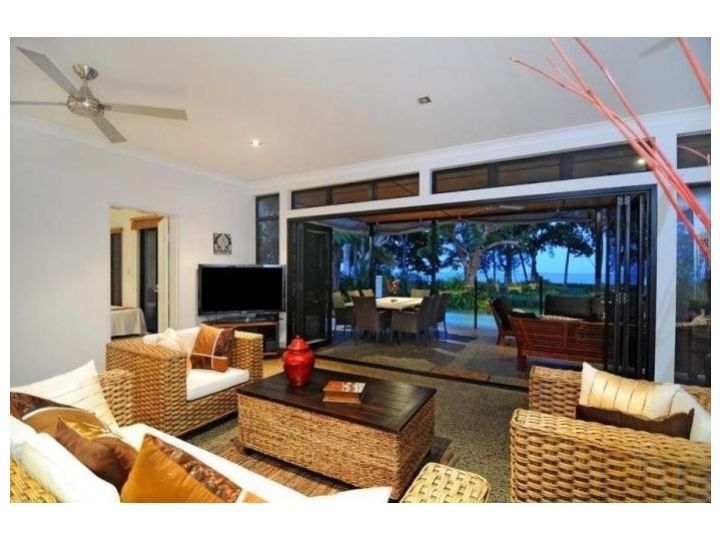 Bramston Beach - Premium Holiday House Guest house, Queensland - imaginea 1