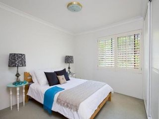 Spacious 3 Bed 2 Bathroom Apartment with Parking Guest house, Sydney - 3