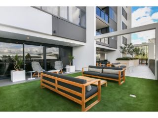 Luxurious 2 Bedroom Brand New Apartment With Amazing Hinterland Views Apartment, Gold Coast - 1