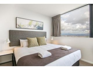 Luxurious 2 Bedroom Brand New Apartment With Amazing Hinterland Views Apartment, Gold Coast - 4