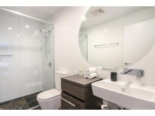 Luxurious 2 Bedroom Brand New Apartment With Amazing Hinterland Views Apartment, Gold Coast - 5