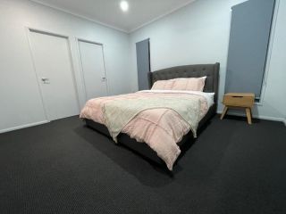 BRAND NEW 4 Bedroom House Guest house, Townsville - 3