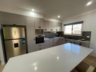 BRAND NEW 4 Bedroom House Guest house, Townsville - 1