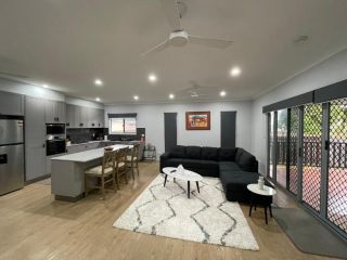 BRAND NEW 4 Bedroom House Guest house, Townsville - 2
