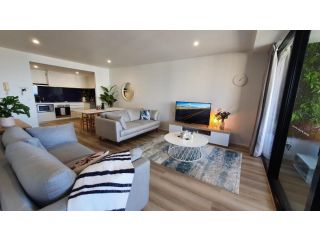 Brand New Apartment!! Oceanview Oasis on lvl 24 Apartment, Gold Coast - 4