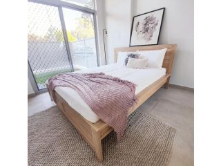 New Family Friendly Apartment for 7 Apartment, Penrith - 1