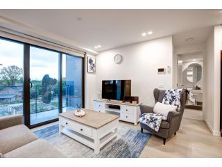 The Hamptons - Lux 2 Bed 2 Bath, Pool - Central Location Apartment, Canberra - 3