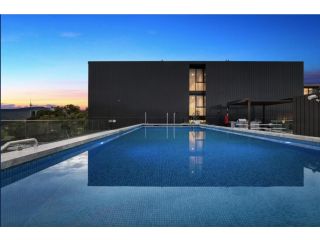 The Hamptons - Lux 2 Bed 2 Bath, Pool - Central Location Apartment, Canberra - 1