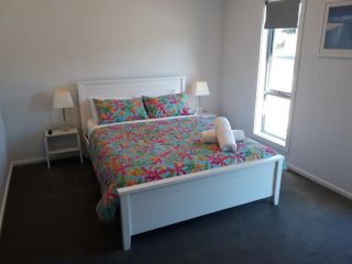 Sparkling Fresh & Egyptian Bedding & Towels Provided Guest house, Torquay - 4
