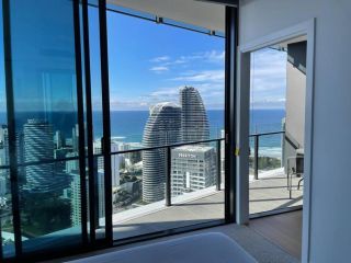 Brand new luxury ocean view 2 bed apt 40F Apartment, Gold Coast - 1
