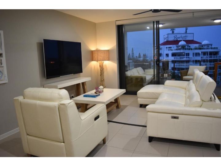 NEW UPMARKET COMFORTABLE 2 Bed, 2 Bath, OCEAN VIEWS, 250m to BUDDINA BEACH! Apartment, Buddina - imaginea 7