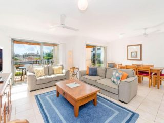 Breakers Block 3 - Unit 2 - Pool in complex - across the road from the beach Apartment, Yamba - 1