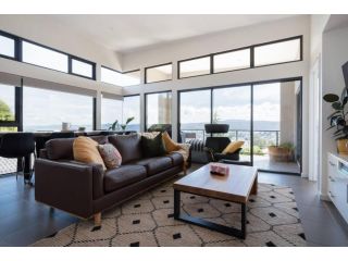 Breathtaking Views And Comfort With Wifi And Parking Apartment, Kings Park - 2