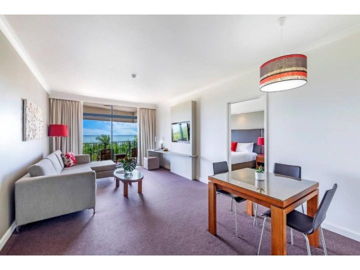 Breezy Harbourfront Resort with Seaviews & Pool Apartment, Darwin - imaginea 3