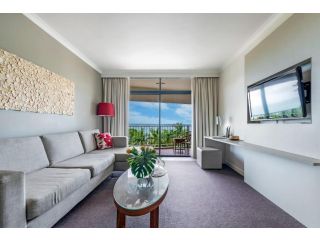 Breezy Harbourfront Resort with Seaviews & Pool Apartment, Darwin - 2