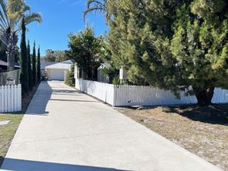 Bribie Beach Bungalow Apartment, Bongaree - 2