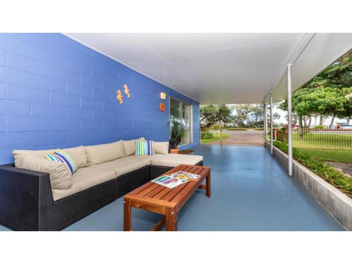 Bribie Beach House, Waterfront directly across the road - Solander Esp, Banksia Beach Guest house, Bribie Island - imaginea 12