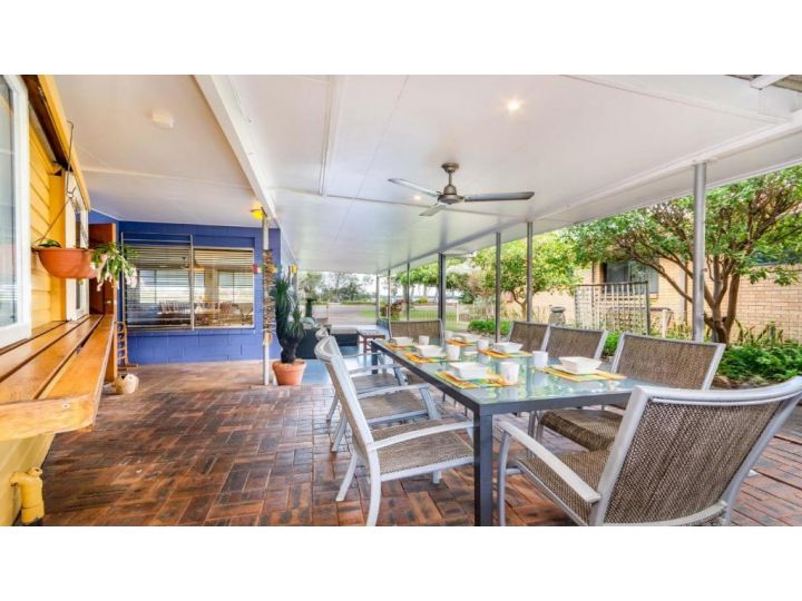 Bribie Beach House, Waterfront directly across the road - Solander Esp, Banksia Beach Guest house, Bribie Island - imaginea 4