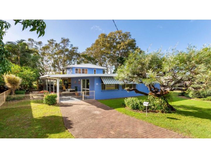 Bribie Beach House, Waterfront directly across the road - Solander Esp, Banksia Beach Guest house, Bribie Island - imaginea 1